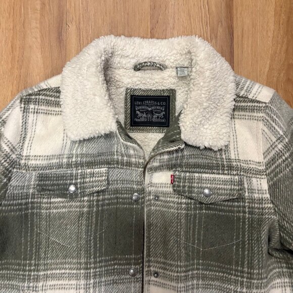 Levi’s Women’s Green Plaid Jacket | Faux Sherpa Lined | Size Medium |Cozy Winter - Picture 4 of 7